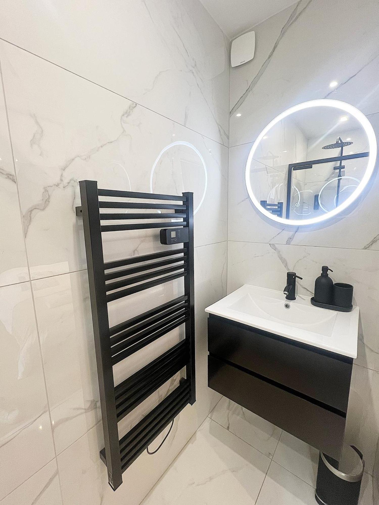 Le Petit Barbusse, Proche Centre Avec Netflix Appartement Reims Buitenkant foto